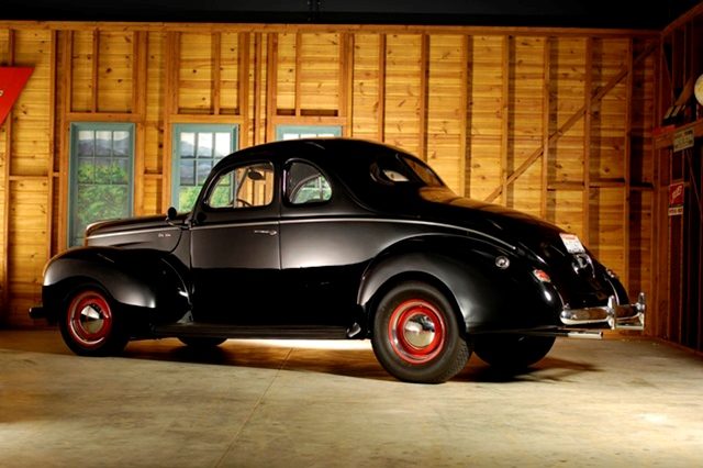 1940 Ford Deluxe Club Coupe Custom_2