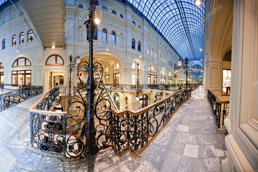 Интерьер торгового центра в Москве
