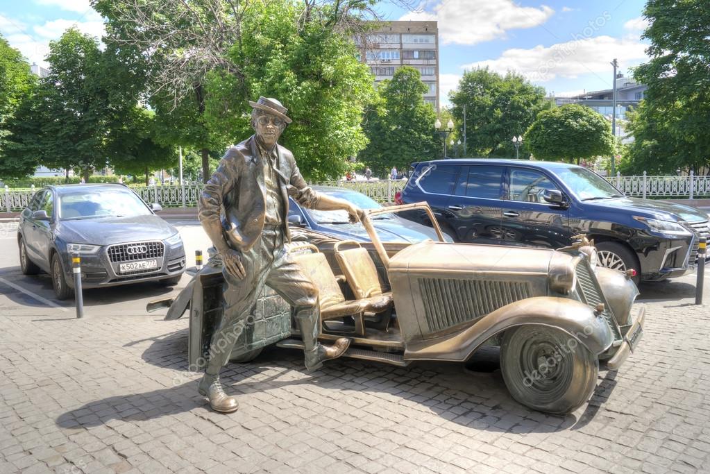 памятник Юрию Никулину