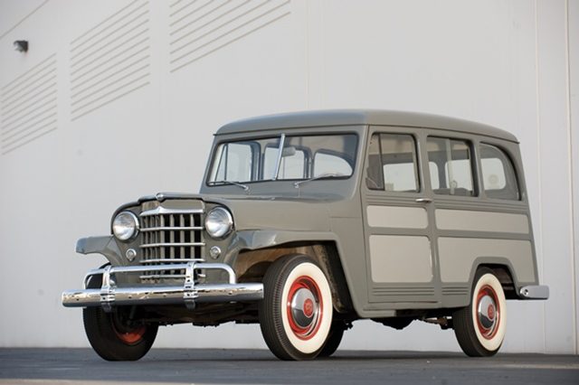 1951 Willys Station Wagon_01