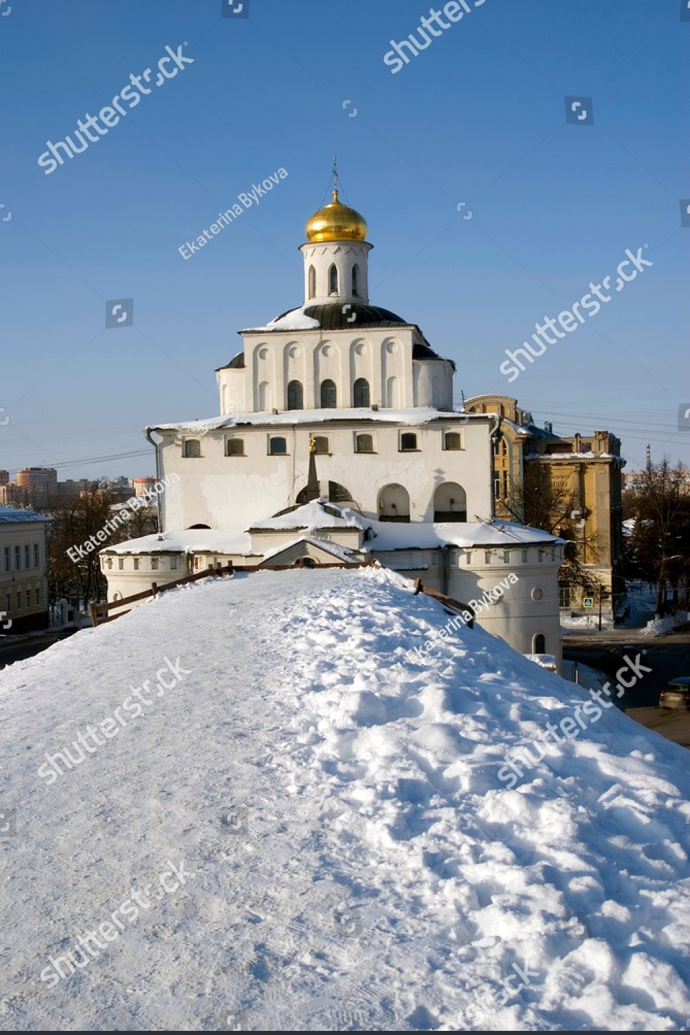 золотые ворота зимой