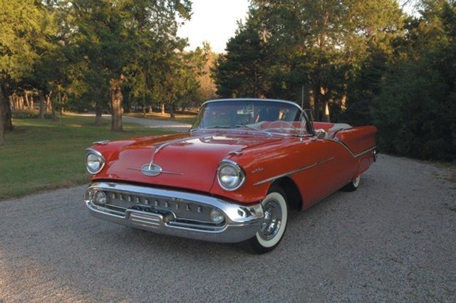 1957 Oldsmobile Starfire 98 Convertible_1