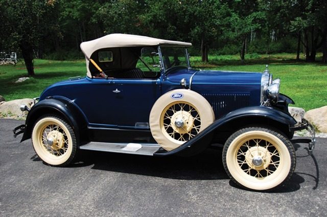 1930 Ford Model A Deluxe Roadster_03