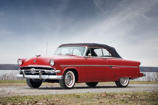 1954 Ford Crestline Sunliner Convertible_01