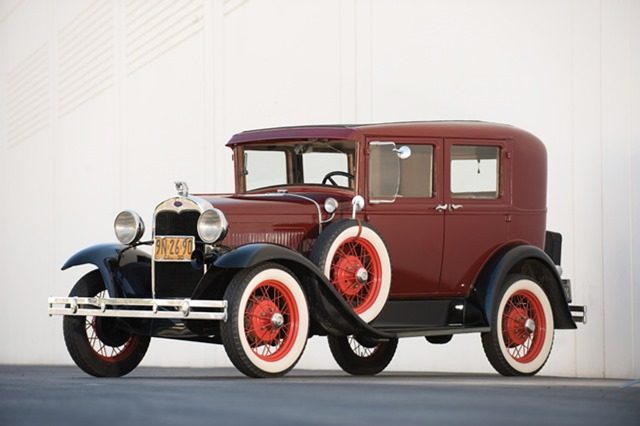1930 Ford Model A Deluxe Fordor Sedan_01