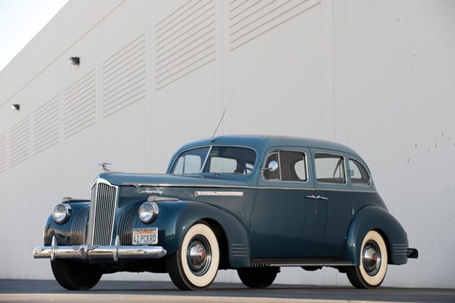 1941 Packard 120 Touring Sedan_01