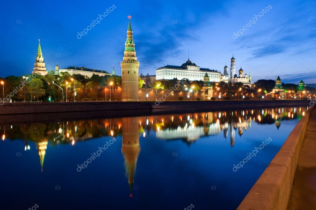 Московский Кремль ранним утром