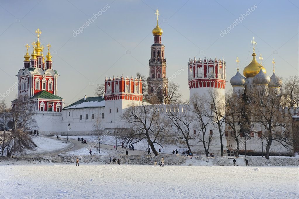 снежная зима в Москве