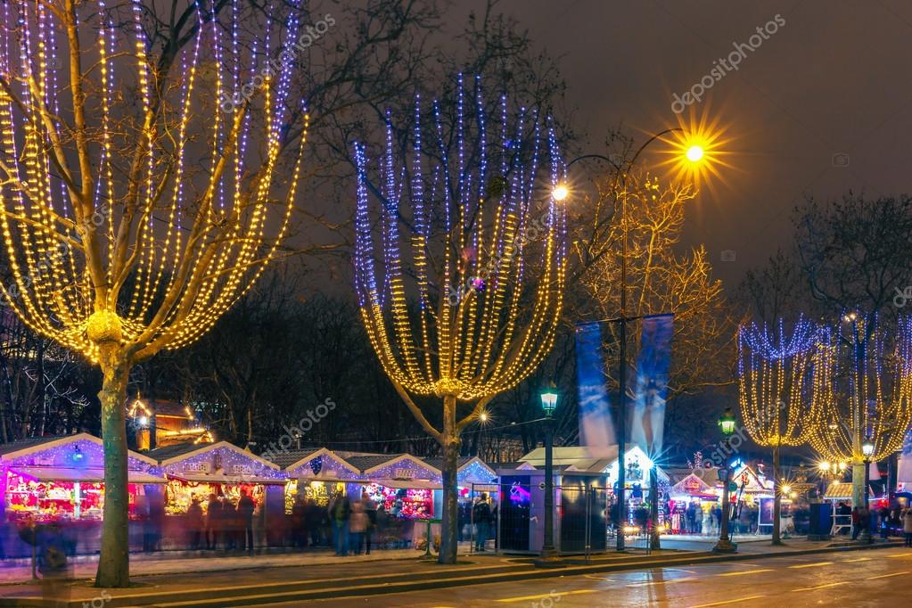 красочные уличные огни