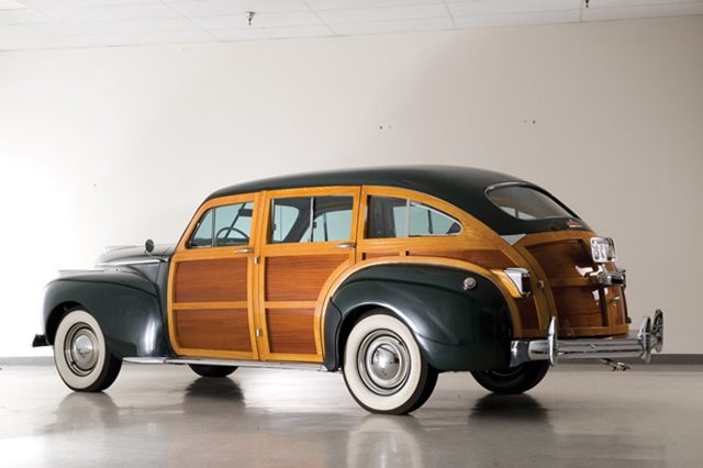 1941 Chrysler Town & Country Estate Wagon_2