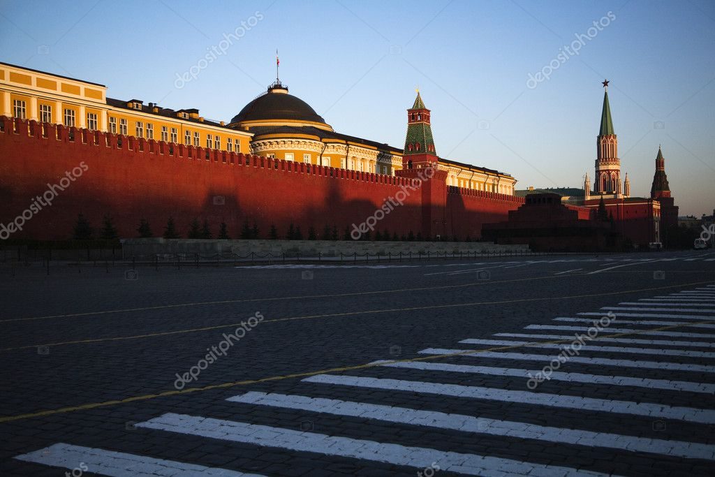 за пределами Кремля