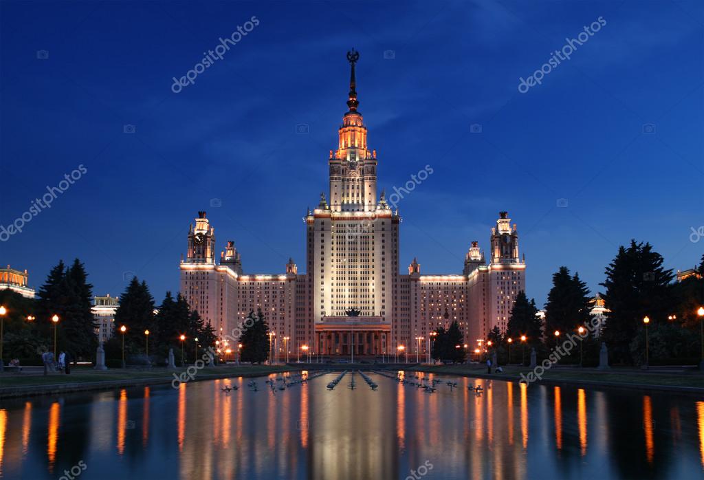 МГУ им. М.В. Ломоносова ночью