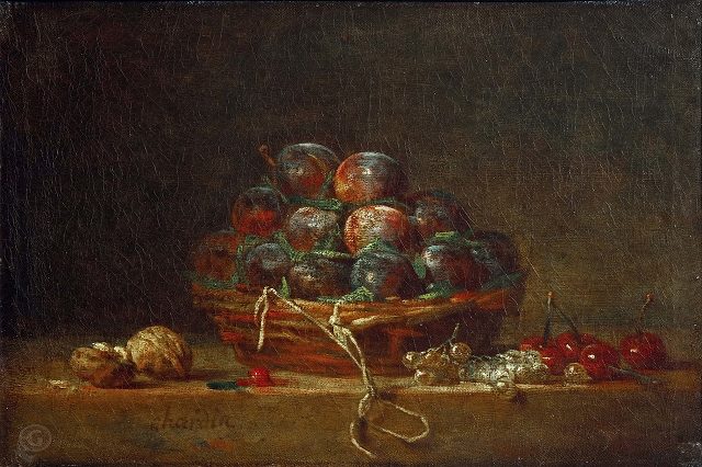Корзинка со сливами, орехи, смородина и вишни