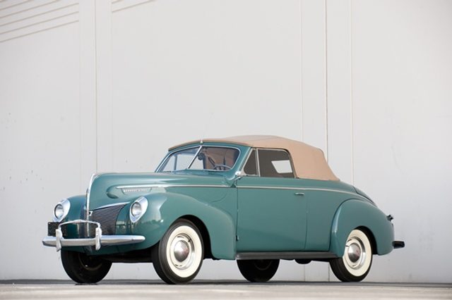 1940 Mercury Eight Club Convertible_01