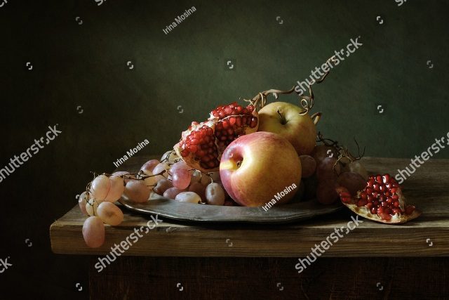 блюдце с фруктами 
