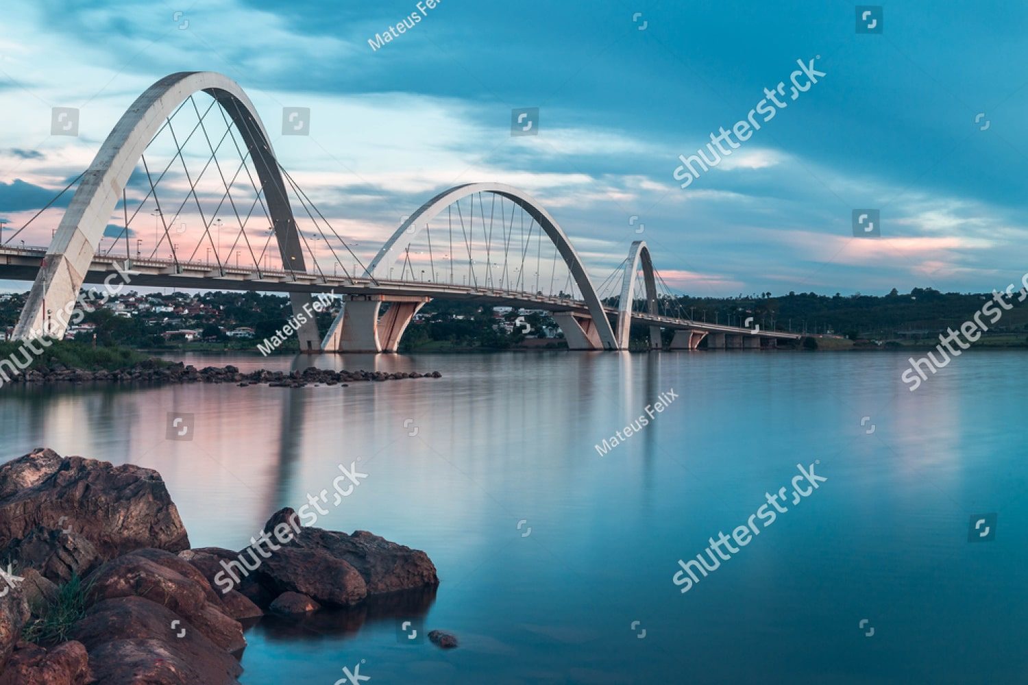 Мост Жуселино Кубичека