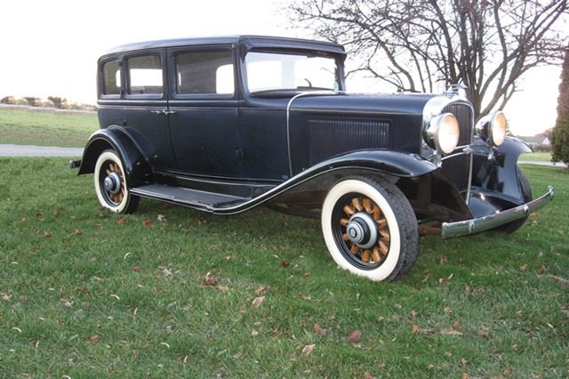 1931 Oldsmobile Model F-31 Sedan_01
