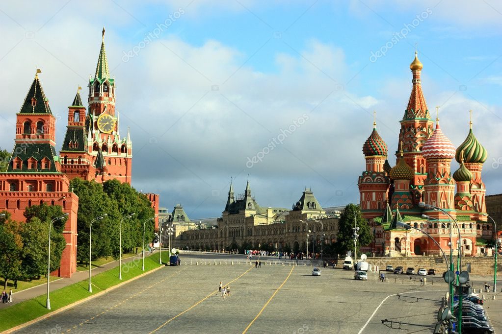 красная площадь в солнечный день