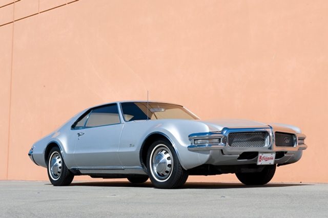 1968 Oldsmobile Tornado_2