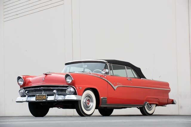 1955 Ford Fairlane Sunliner Convertible_01