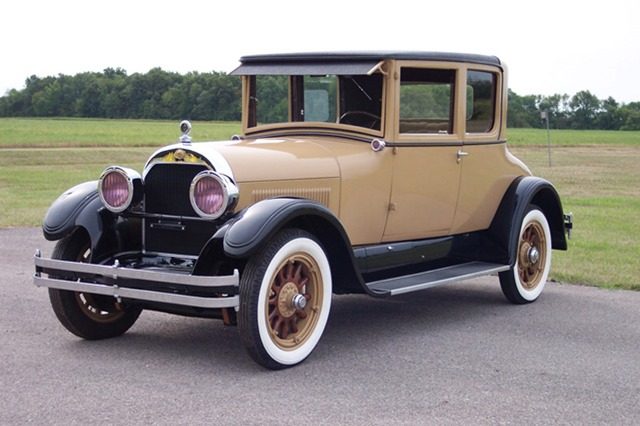 1924 Cadillac Model V-63 Victoria Coupe_01