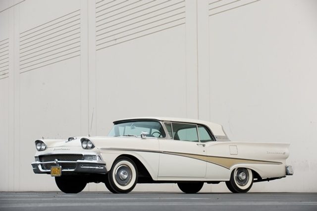 1958 Ford Fairlane Skyliner Retractable Hardtop_01