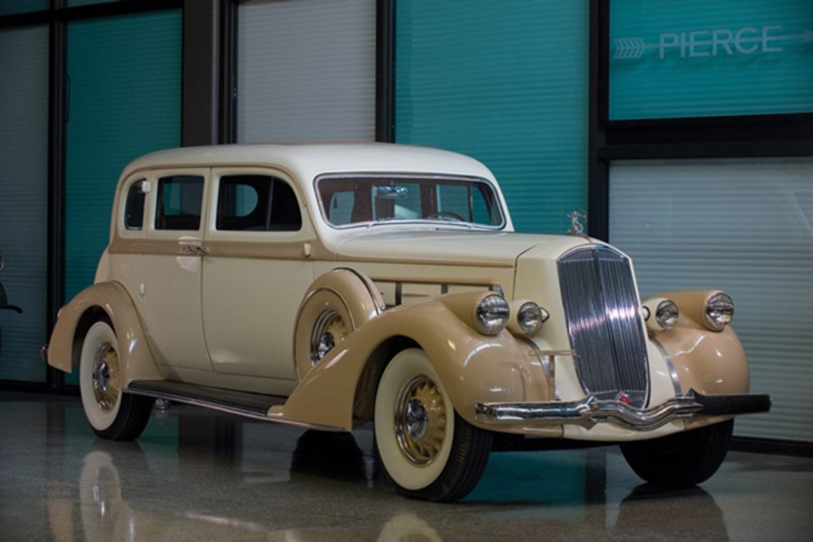 1936 Pierce-Arrow Deluxe 8 Seven-Passenger Touring Sedan_01