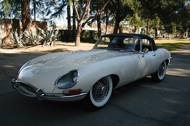 1967 Jaguar E-Type Series I Roadster_01