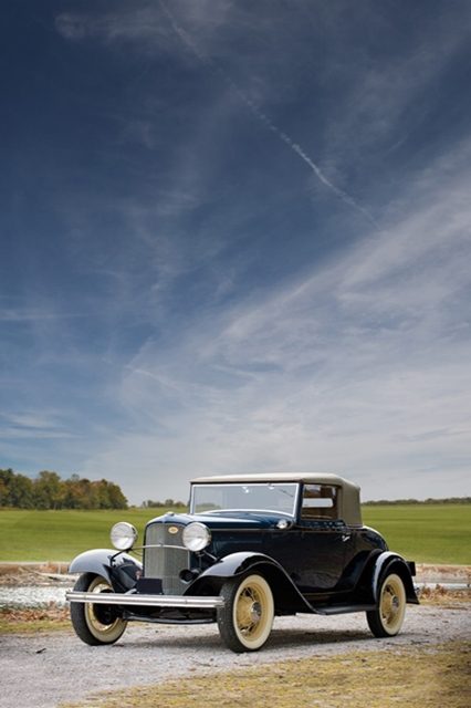 1932 Ford V8 Model 18 Cabriolet_01