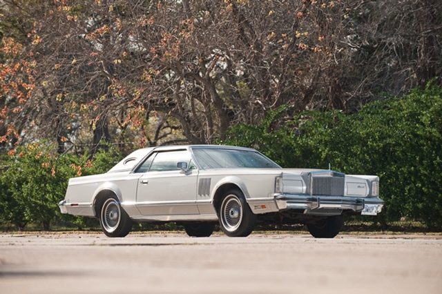 1977 Lincoln Continental Mark V Cartier Edition_01