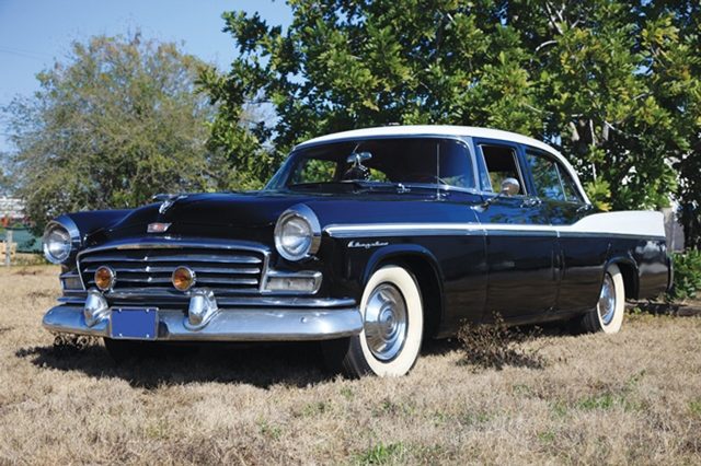1956 Chrysler Windsor Sedan_01