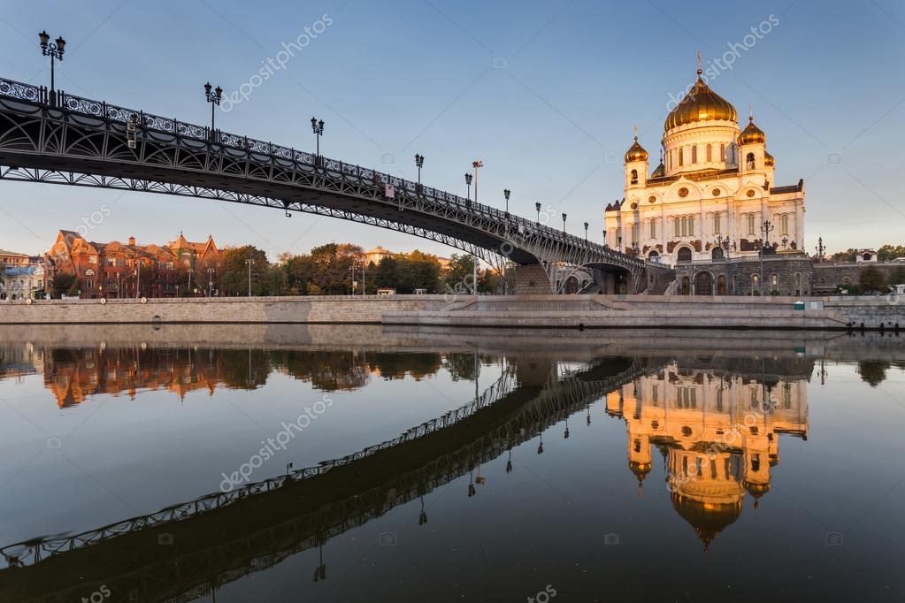 мост и его отражение 