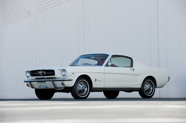 1965 Ford Mustang 2+2 Fastback_01