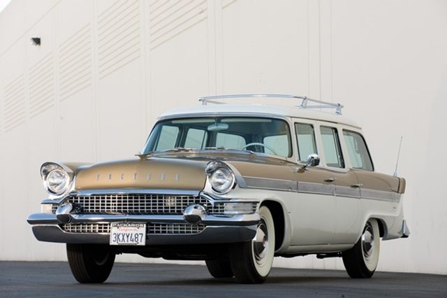1957 Packard Clipper Country Sedan_01