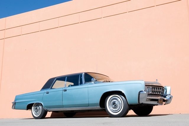 1966 Chrysler Imperial Crown 4-Door Hardtop_02