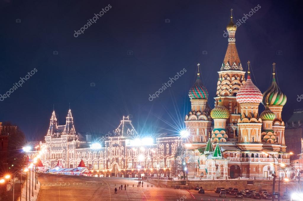 Кремль в ночном освещении 