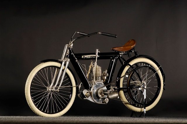1911 Pierce-Arrow Belt-Drive Single_1