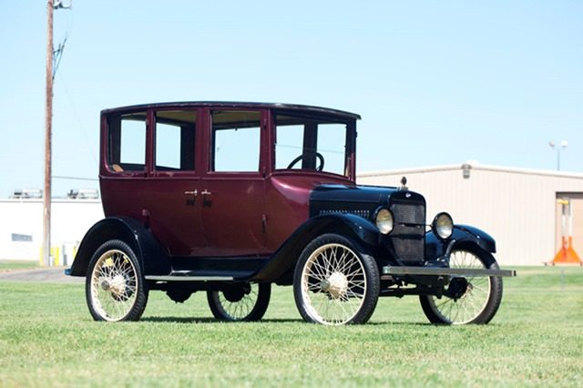 1922 Overland Model 4 Sedan_02