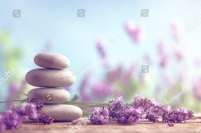 Лаванда и камушки