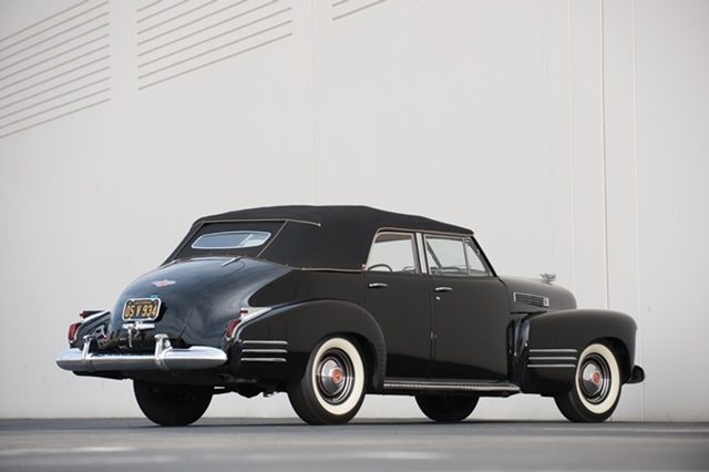 1941 Cadillac 62 Convertible Sedan_02