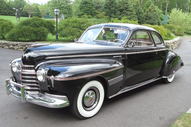 1941 Oldsmobile 96 Custom Cruiser Club Coupe_01