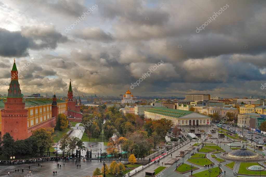 пасмурное небо над городом