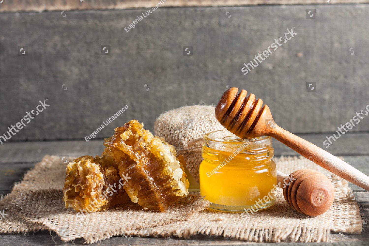 мед в сотах