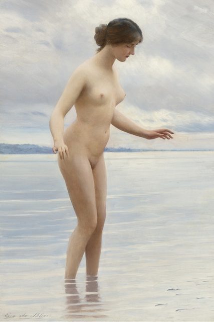 В воде