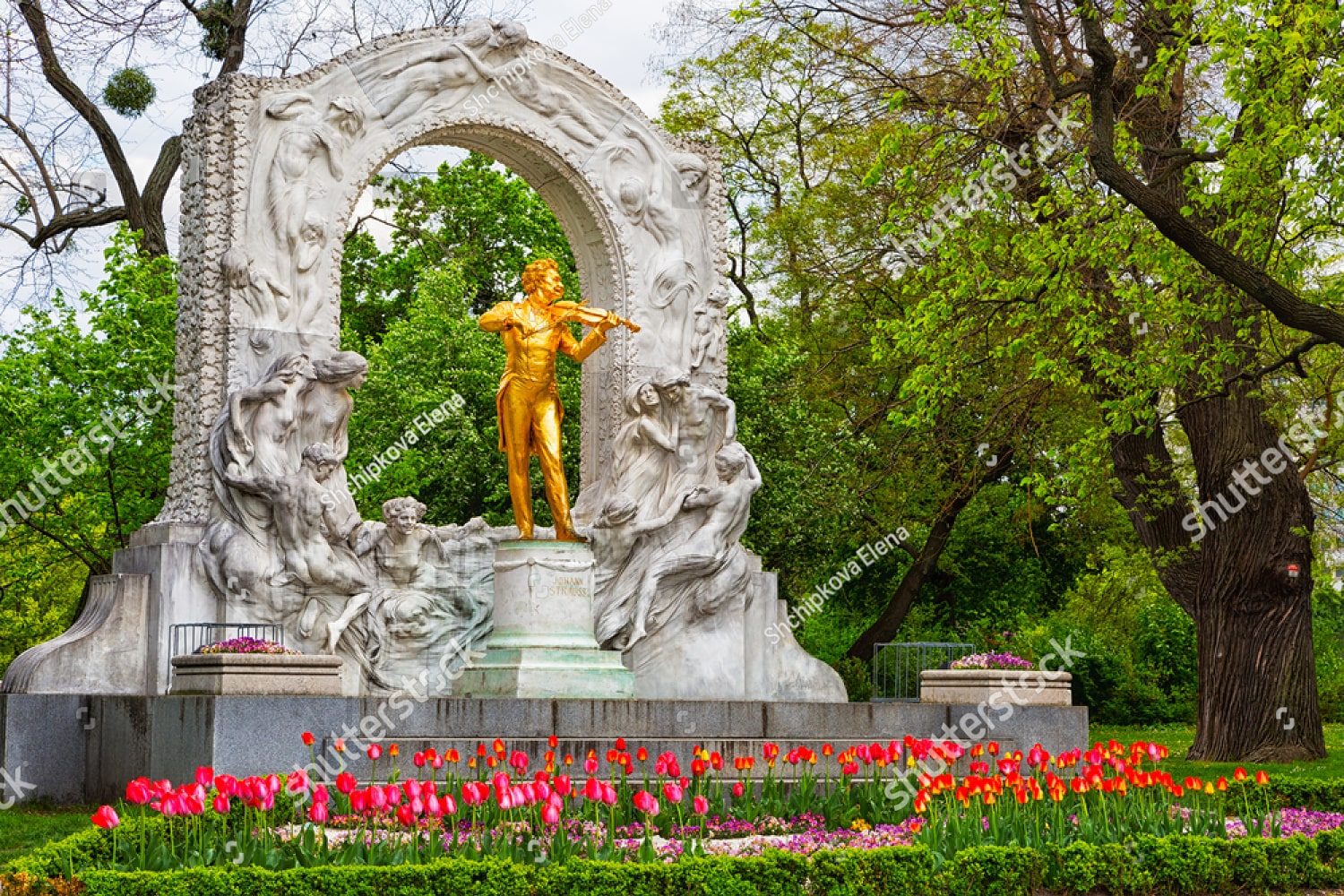 Монумент Иоганн Штраус