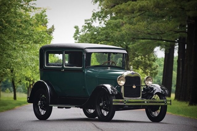 1928 Ford Model A Tudor Sedan_01