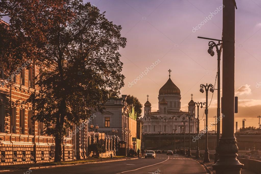 вечерние улицы города