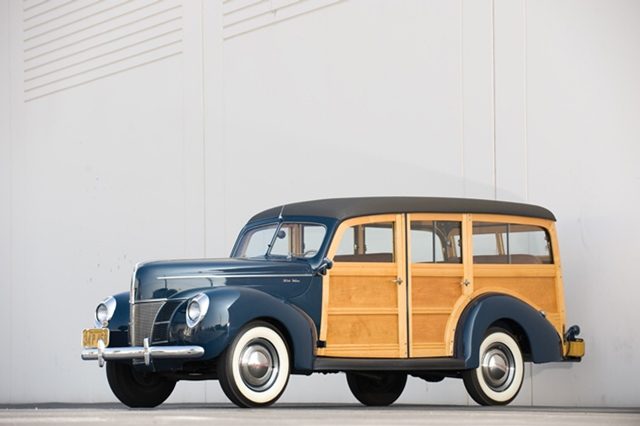 1940 Ford Deluxe Station Wagon_01