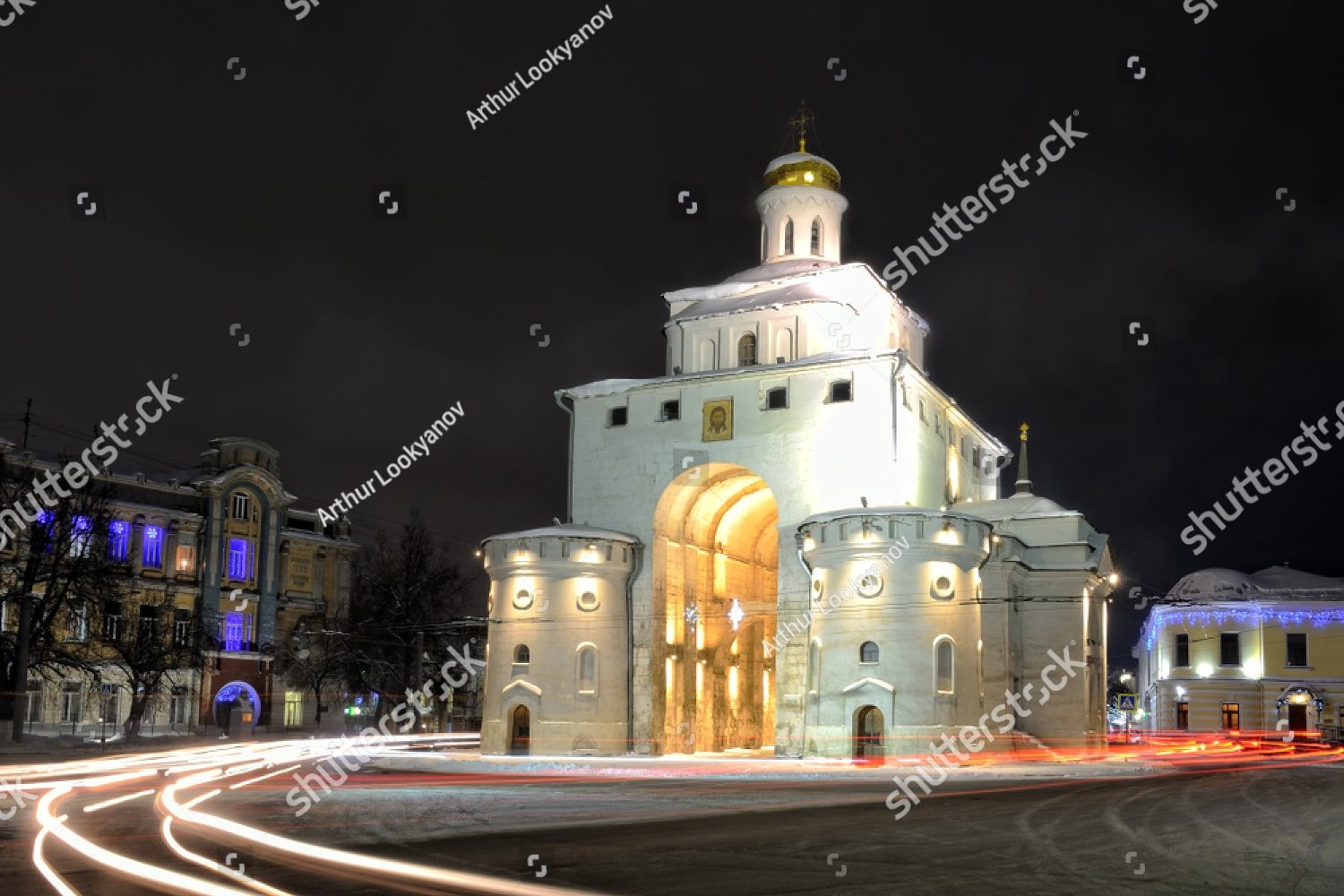 золотые ворота ночью