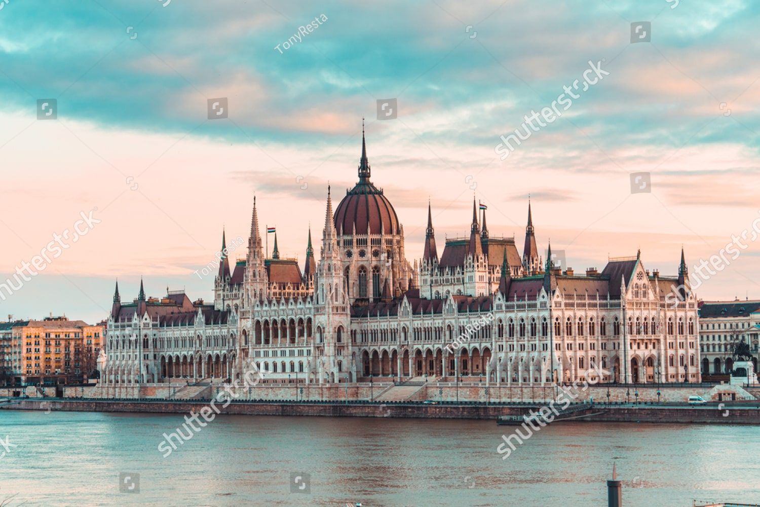 Здание венгерского парламента